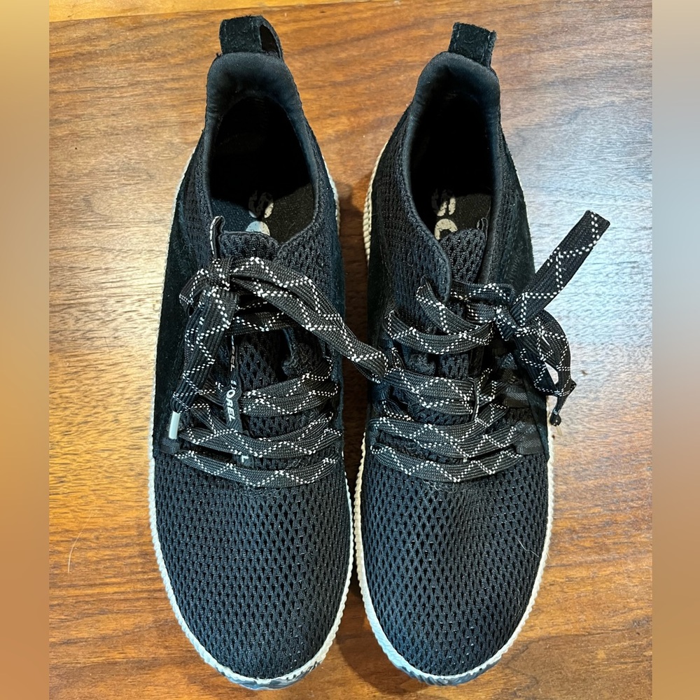 Sorel out n about shoes size 8